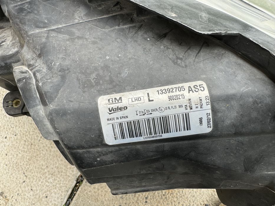 Фейсов ляв фар Корса Д