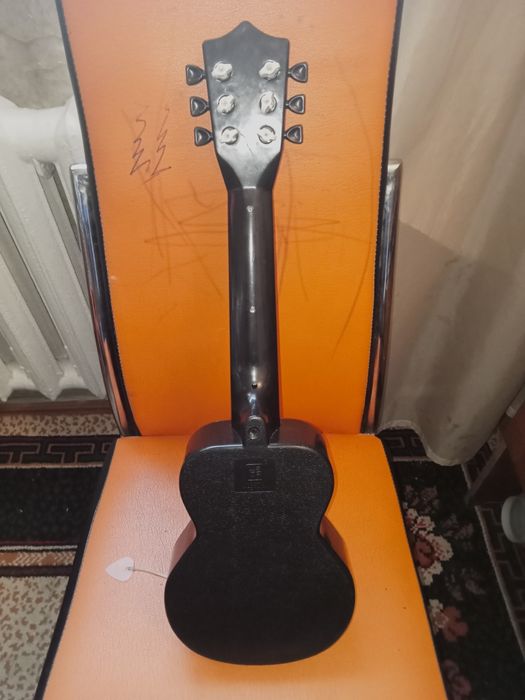 Гитара детская , не ролзованая.