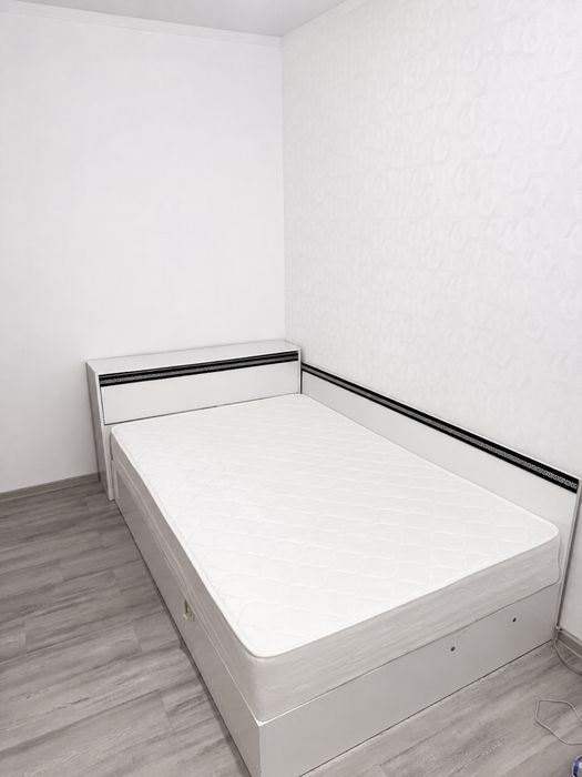 Pat cu saltea și dulap