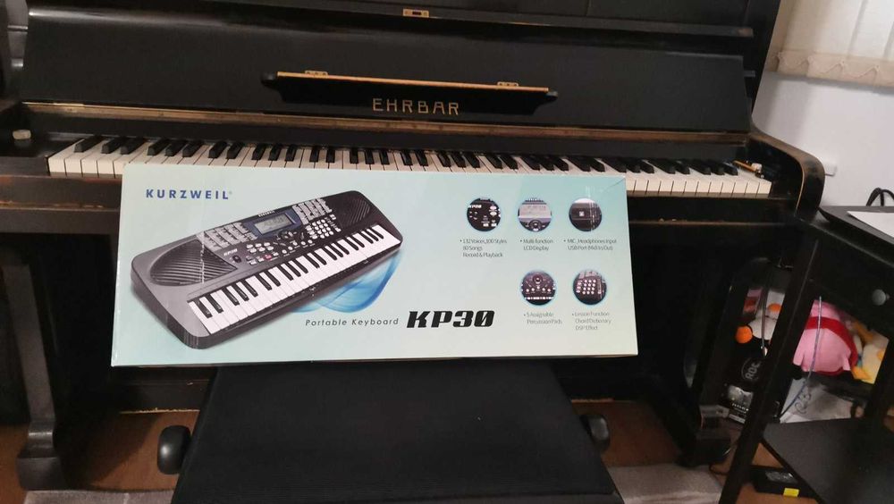 Синтезатор Kurzweil KP30 и стойка