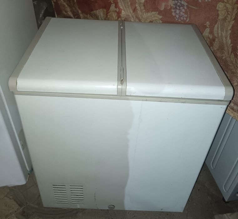 Морозильник продам