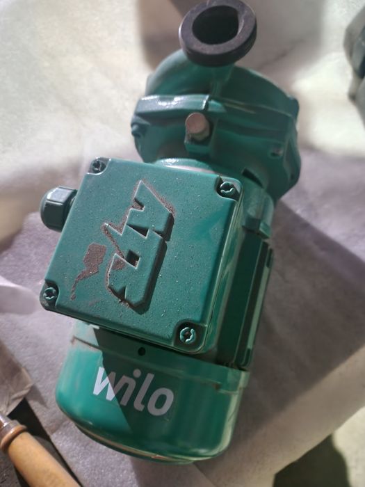 Циркуляционный насос Wilo-IPL 25/90