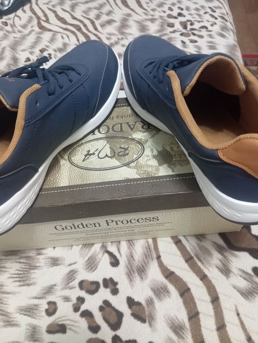 Продам кроссовки