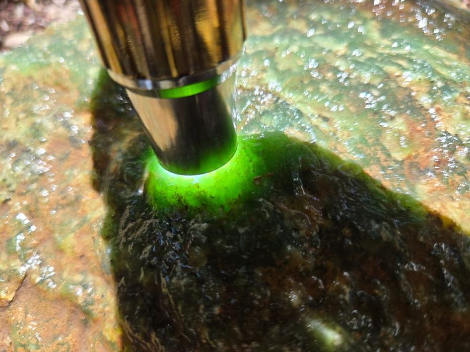 Нефрит  зелёный Бурятия