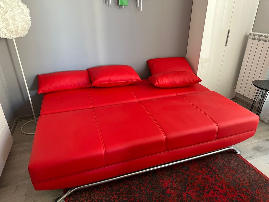 Италиански кожен диван