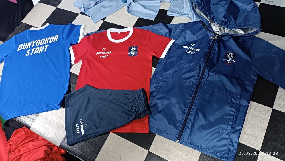 Спортивный костюм, тренировочные и парадный, оптом и в розницу.