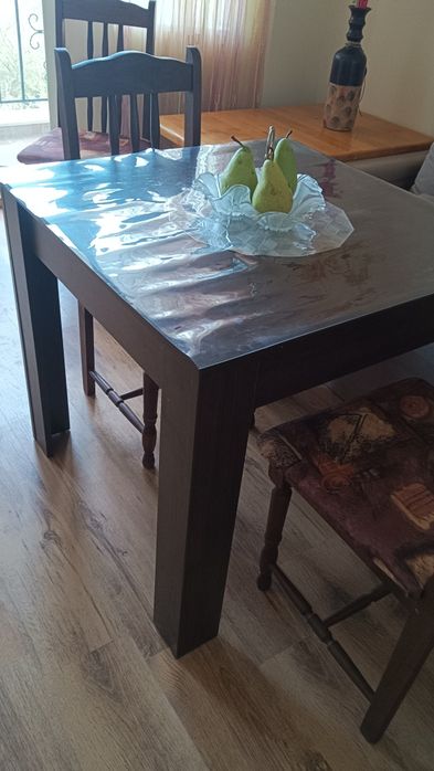 Единични мебели от дърво и дървесина