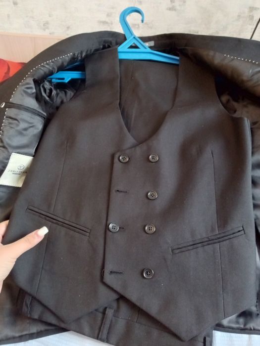 Костюм тройка подросткам