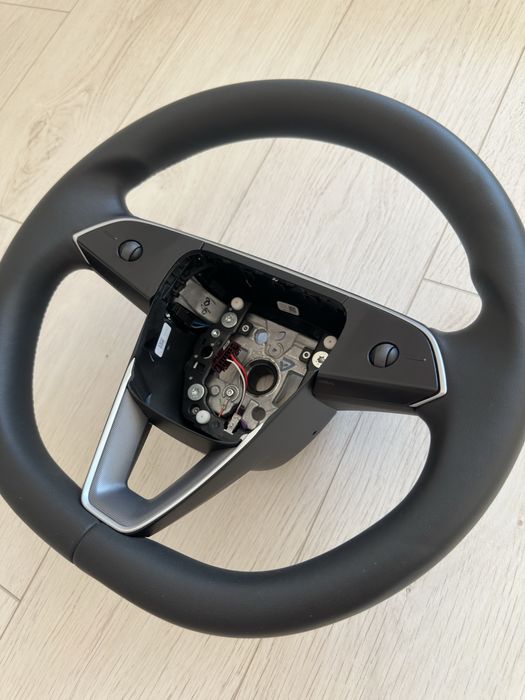Volan Tesla model 3