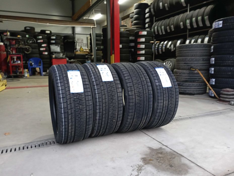 Anvelope 235/45/17 Triangle Noi De Iarna