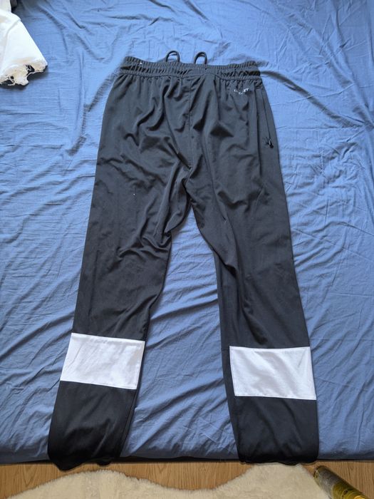 pantaloni jordan