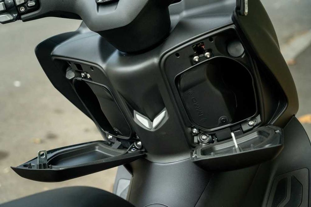 Scuter ABS + TCS Zontes D125, 15 CP cel mai puternic, Rate ! Permis B.