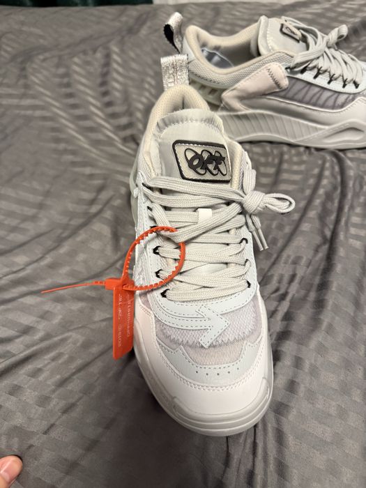 Off white Odsy 45 noi