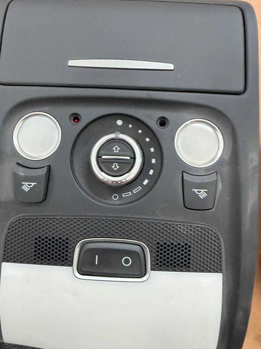 plafoniera neagra AUDI A4 A5 B8 model 2010 cu buton trapa disponibila fata spate