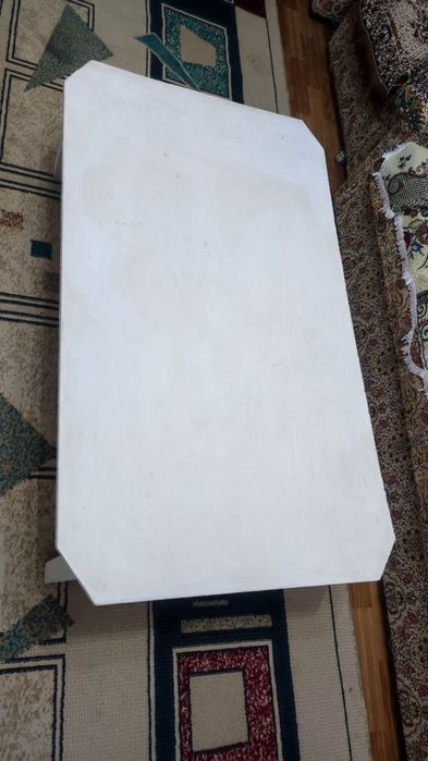 Стол хонтахта размер 75х125.