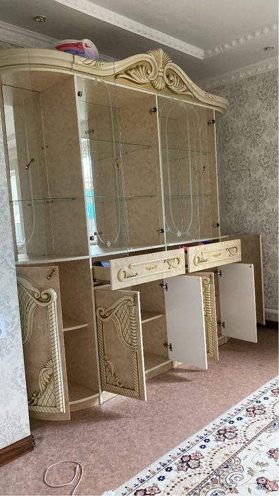 Стенка в зал для посуд