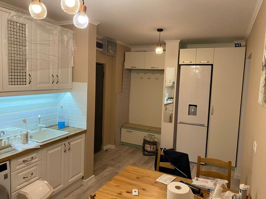 Inchiriez apartament 3 camere decomandat, zona Obor-Colentina strada Masina de Paine , parter înalt