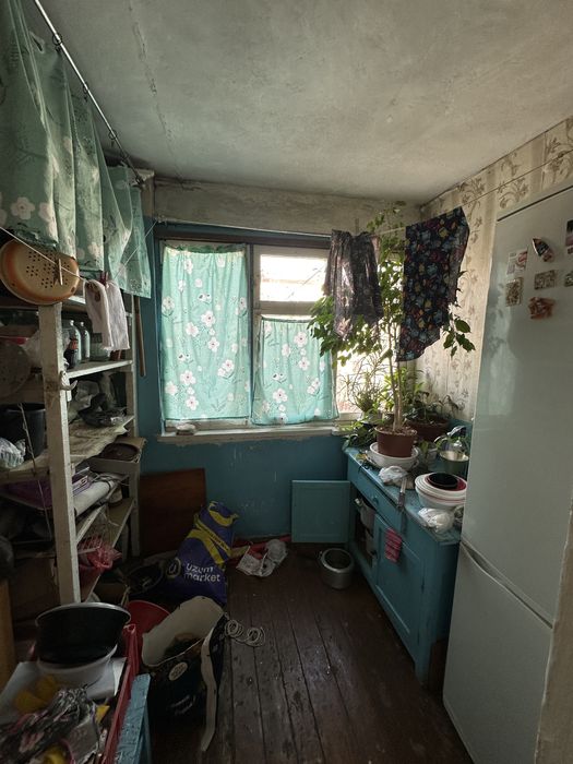 Продаю САМПИ микрорайон 2/3/5, кирпич, 52 кв. м, без ремонта