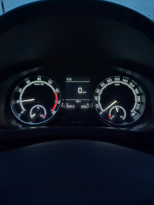 Vând skoda rapid