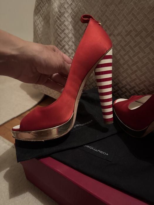 Daquared обувки с ток