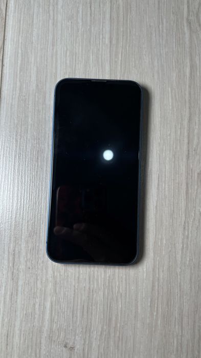 Продам Iphone 13