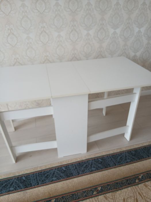 Продам стол книжка