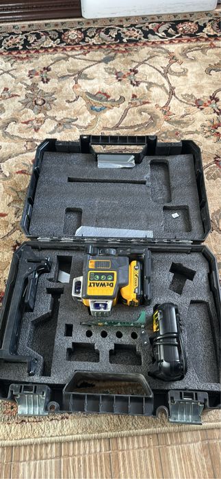 Laser dewalt ca si nou
