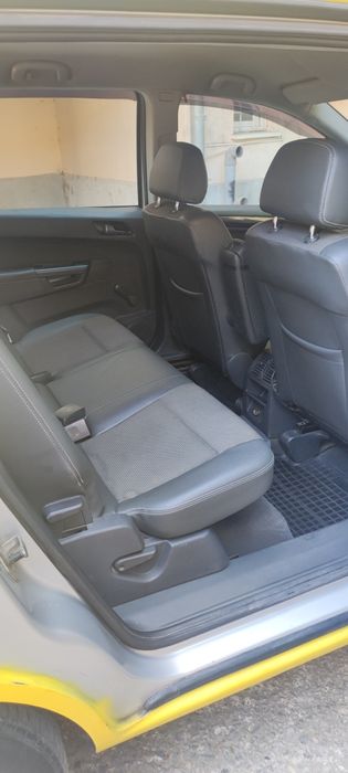 Продавам OPEL ZAFIRA 1.6