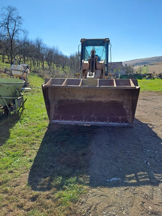 Închiriez încărcător frontal (Volă)