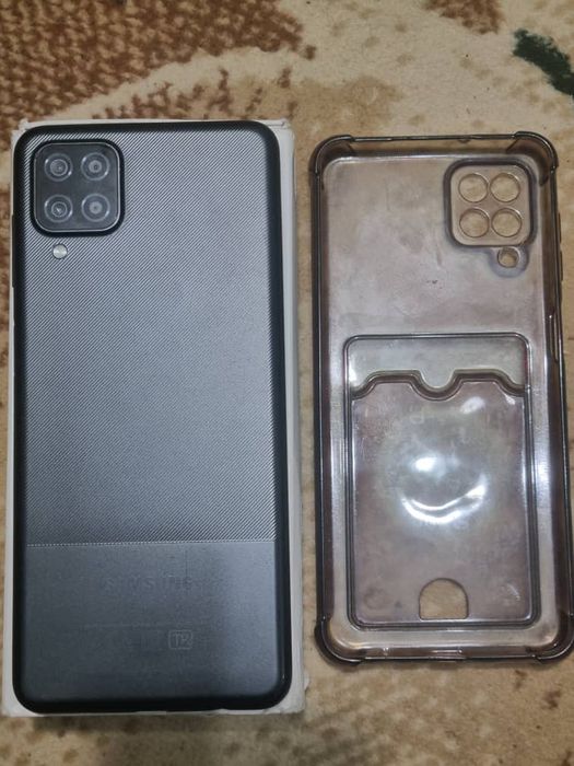 Samsug a 12. 64 gB ишлаши зур бркулда ишлатилган дакуминт каропка бор