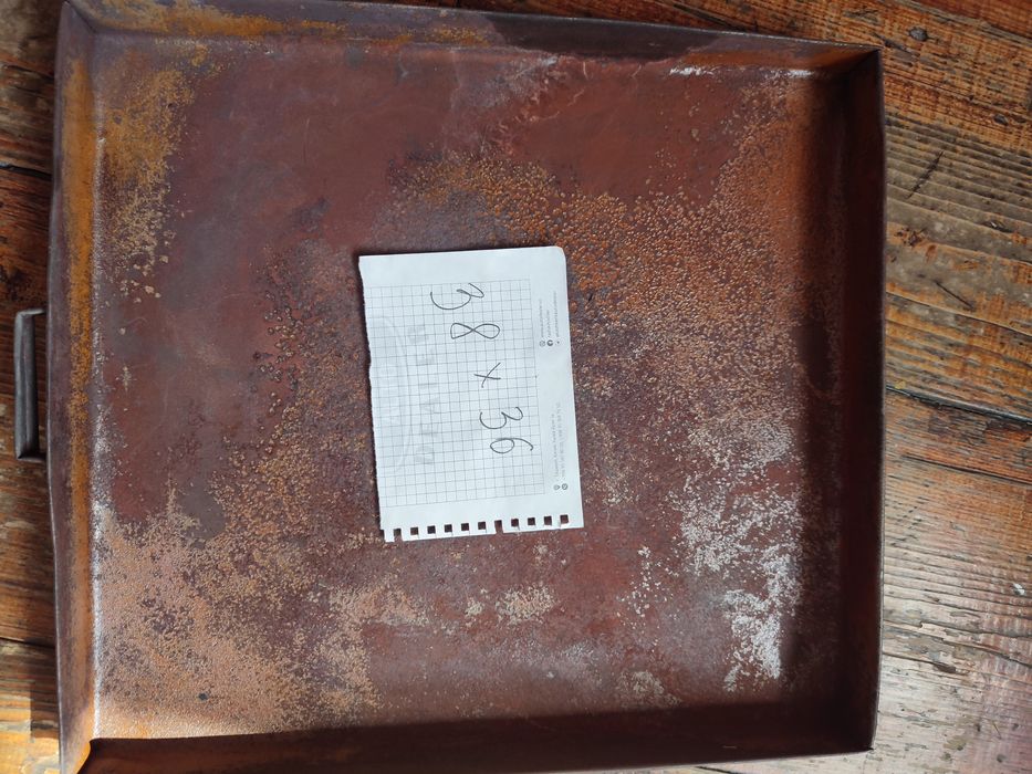 Продам противень.