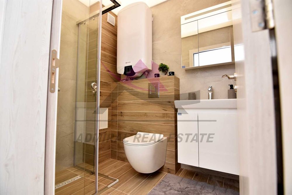 Продава се Тристаен апартамент в Варна, Възраждане 3 - 80 кв.м за 1435 €/кв.м - Снимка #5