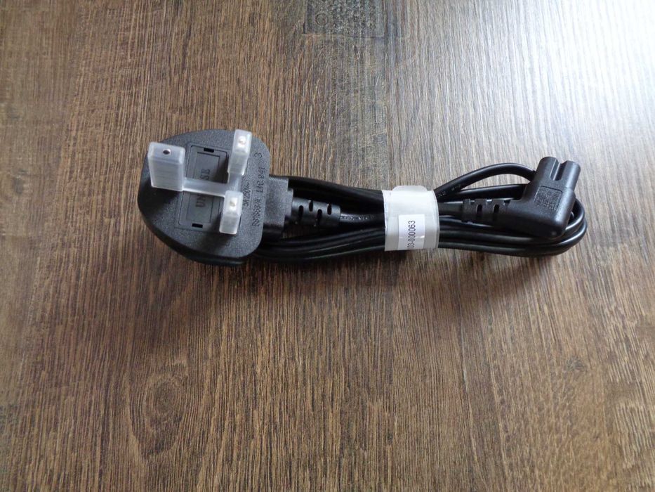 Захранващ кабел (английски стандарт)