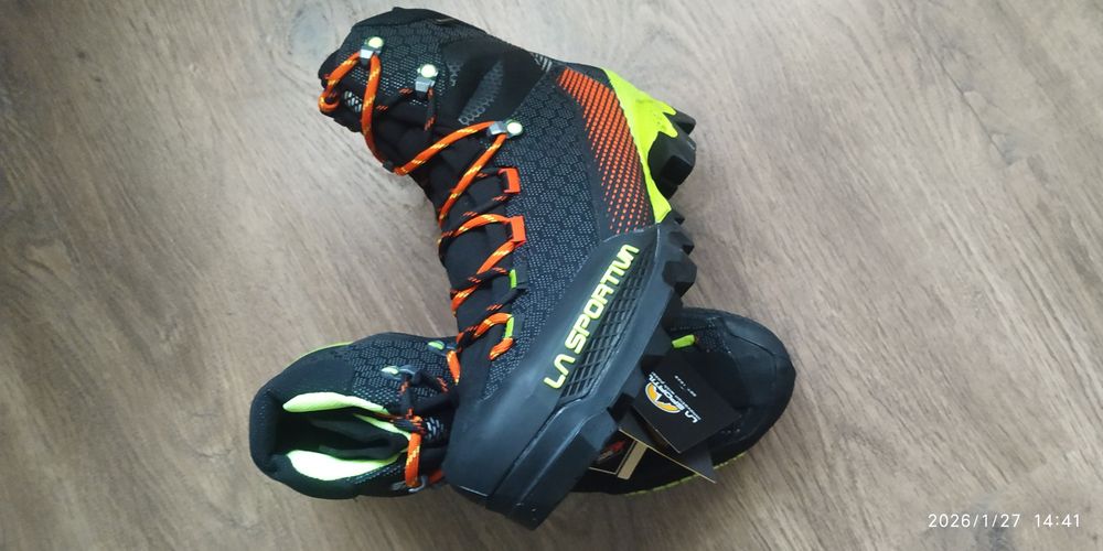 La Sportiva Aequilibrium ST GTX Carbon/Lime Punch
