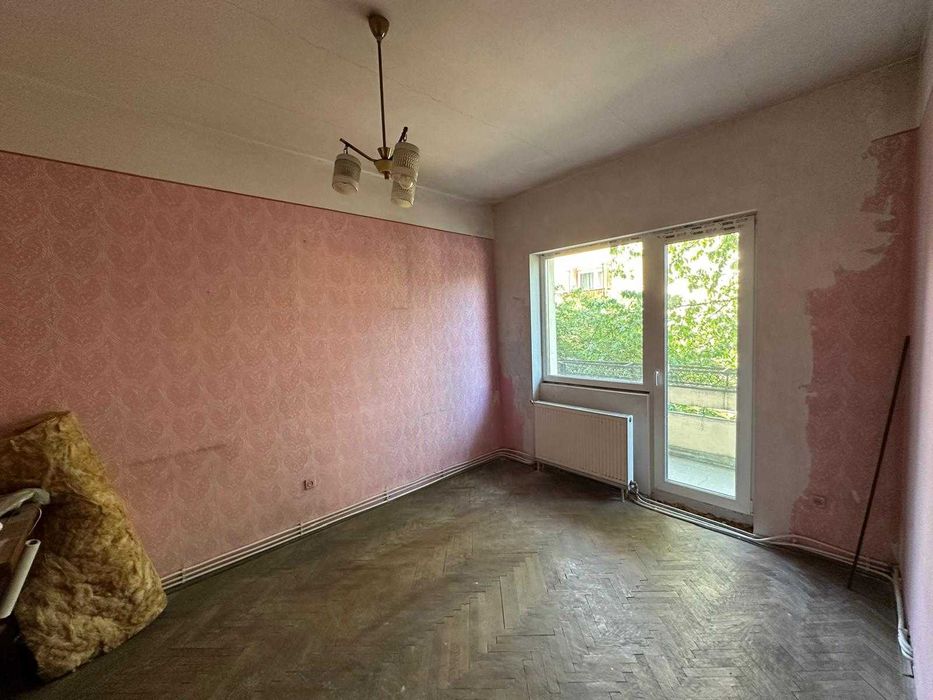 Apartament cu 3 camere, 63 mp, zona Centrala