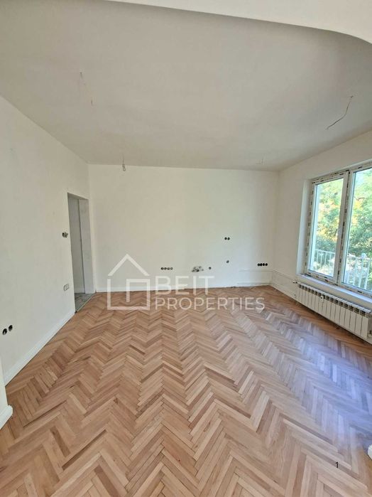 Тристаен апартамент  в  Славия