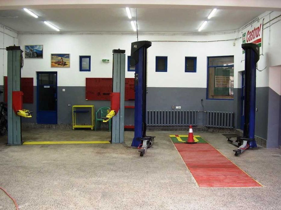 Дава се под наем Промишлена сграда в София, Лозенец - 194 кв.м за 612 € - Снимка #1