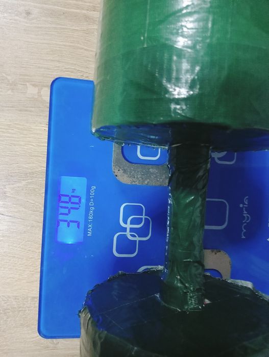 Gantere făcute din fier și beton