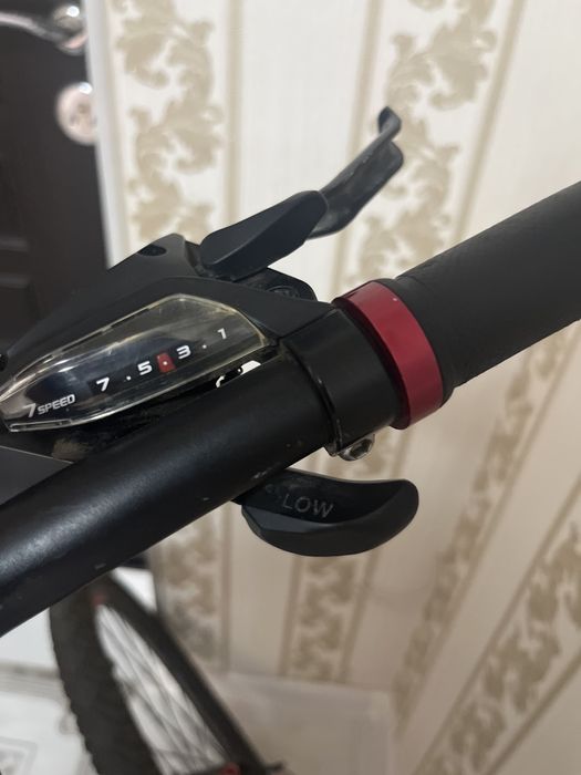 Продам велосипед axis 700MD