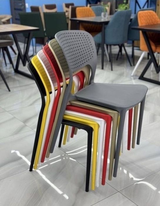 Plastmassa stullar пластиковые стулья