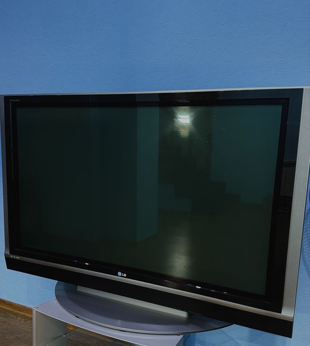 Продам телевизор LG (плазменный)