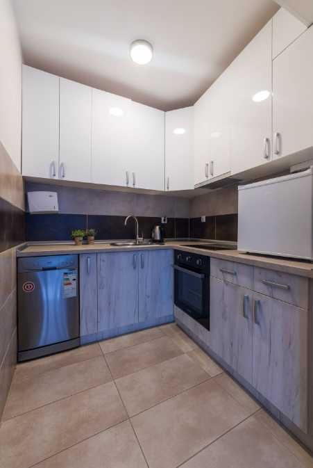 Дава се под наем Двустаен апартамент в Пловдив, Беломорски - 90 кв.м за 315 € - Снимка #1