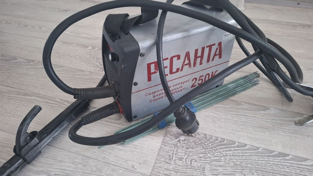 Сварочный аппарат "Ресанта"