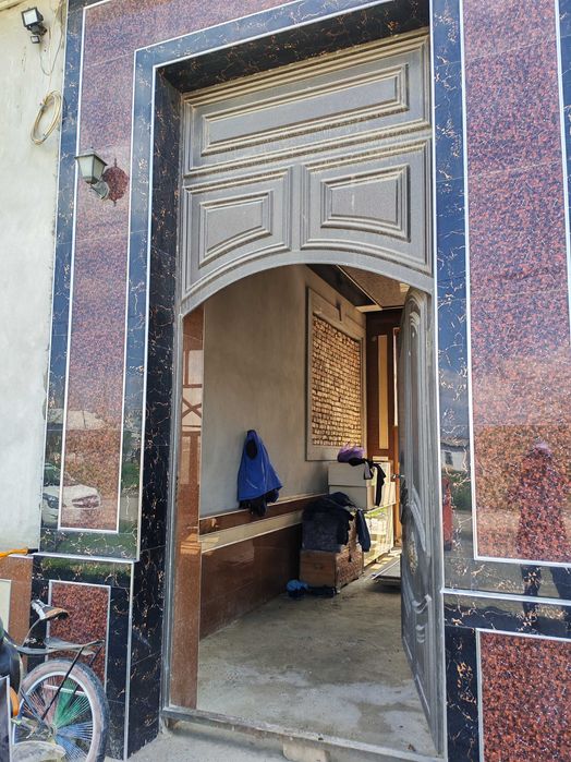 Darvoza qalin ogiri listi qalin.