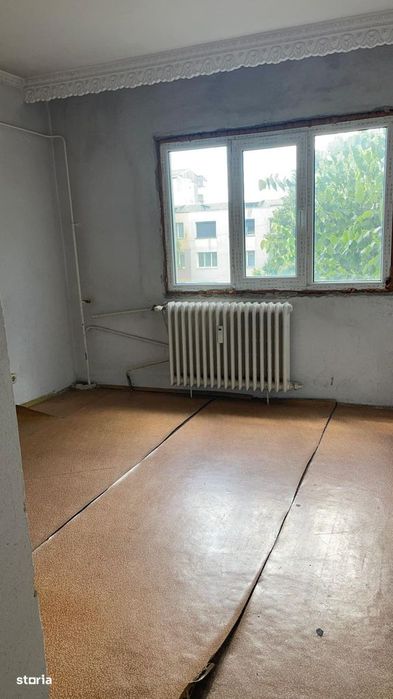 Apartament 2 camere decomandat,Bicaz ,etaj 4,sarpanta