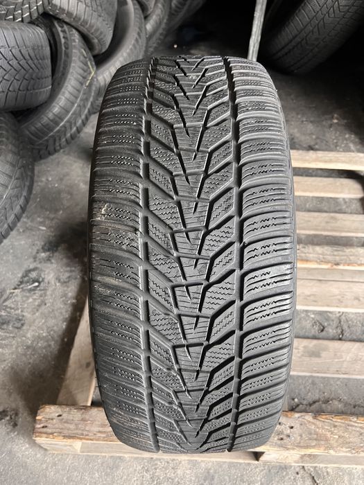 1 anvelopa iarna 235/45/18 , Hankook , DOT 2024 , 6.2 mm