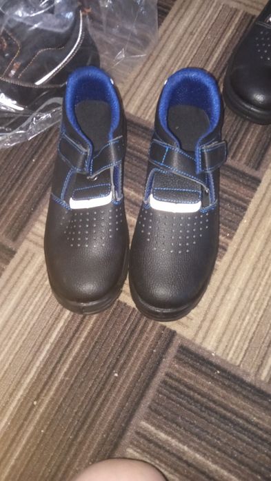 Рабочия обувь 41 р одни 42р