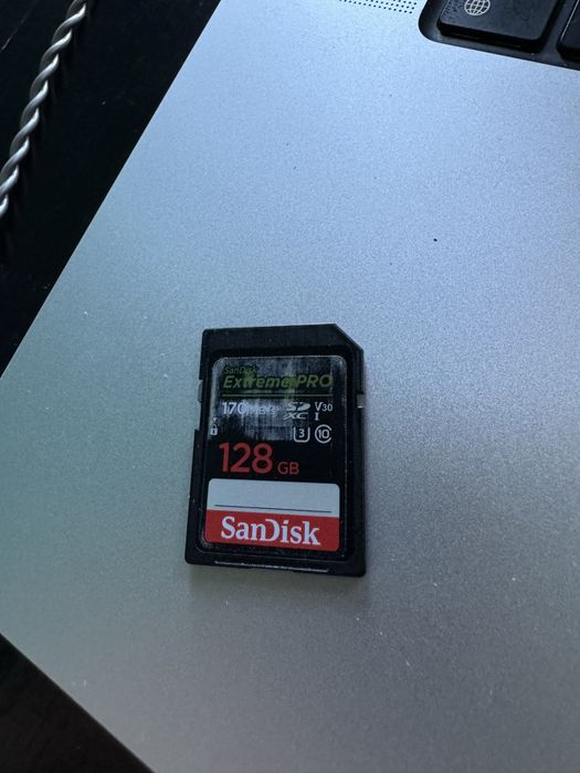 СРОЧНО!! Sony ZV-E10 в отличном состоянии