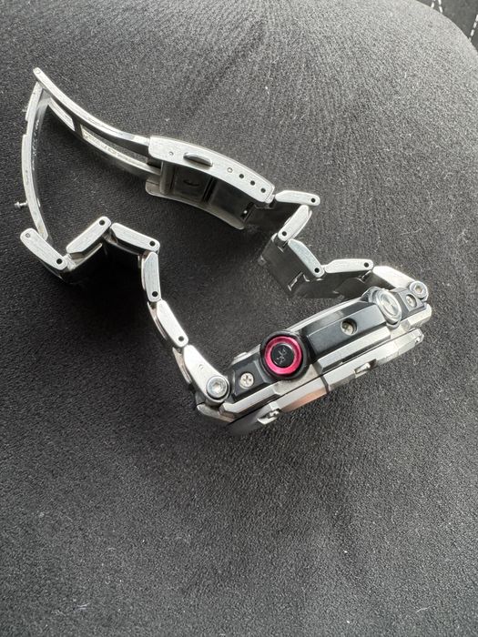 Продается часы G-SHOCK GST-B100