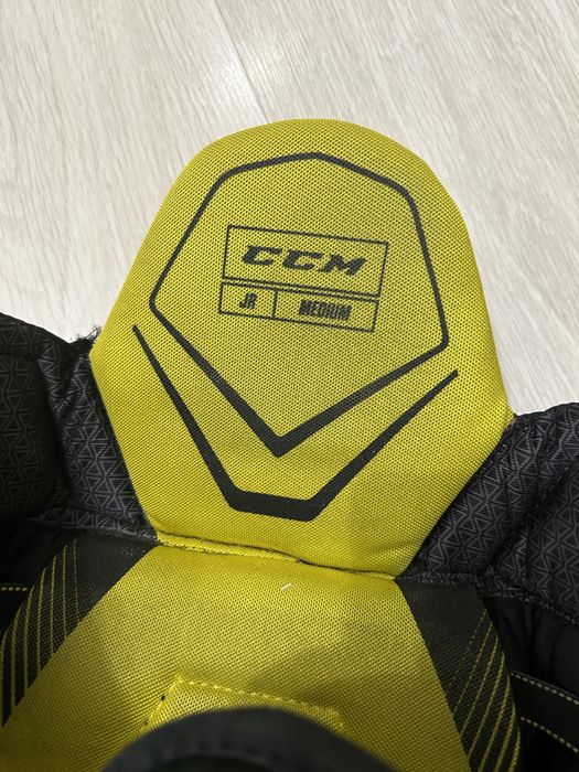 Продам хоккейные шорты